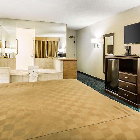California Inn And Suites Bakersfield Exteriér fotografie