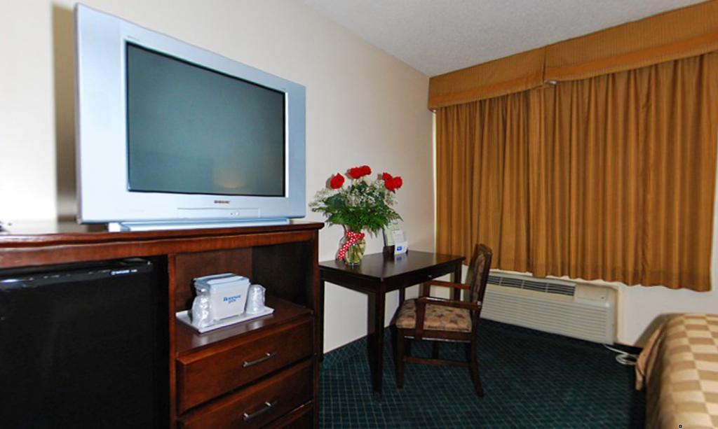 California Inn And Suites Bakersfield Exteriér fotografie