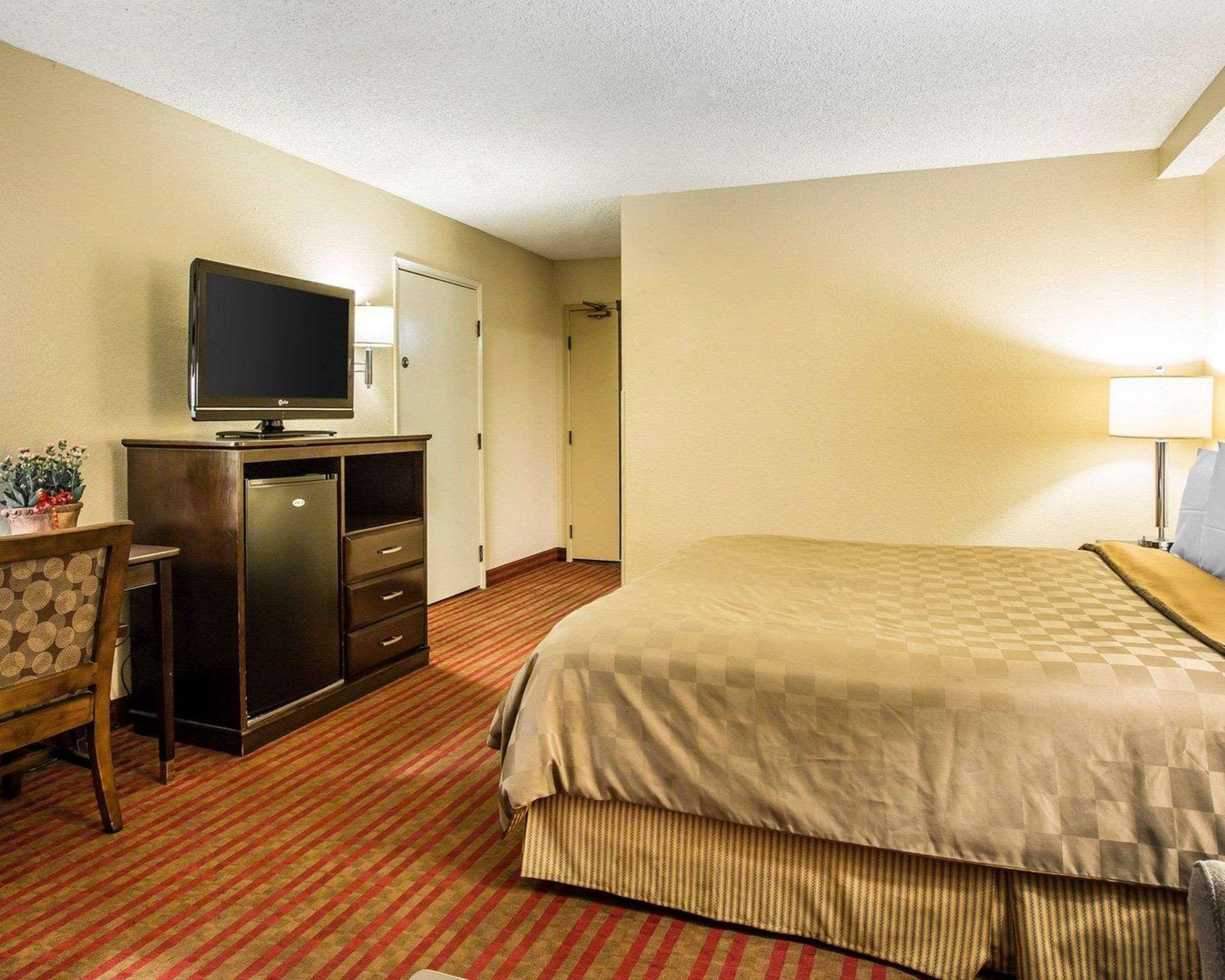 California Inn And Suites Bakersfield Exteriér fotografie