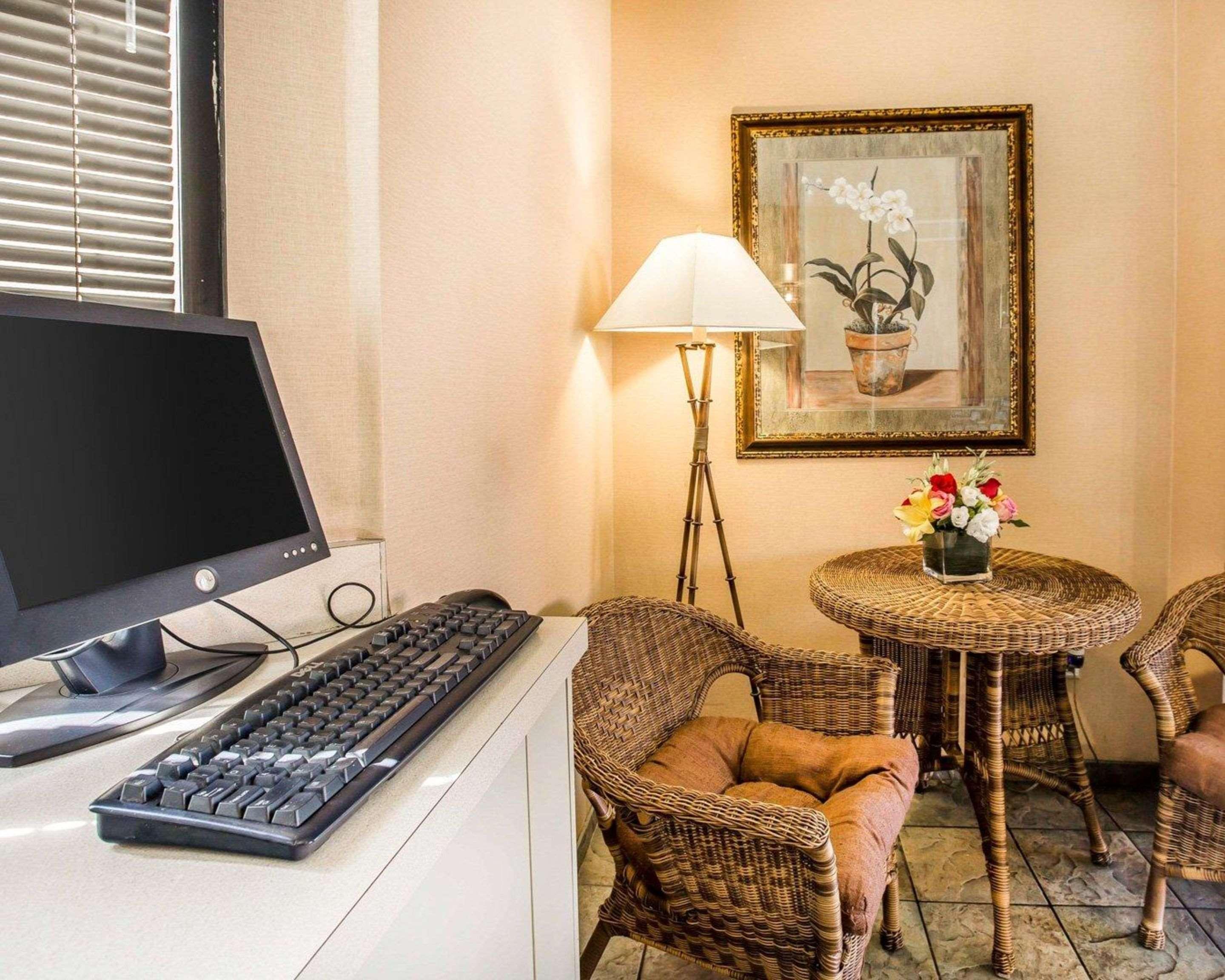 California Inn And Suites Bakersfield Exteriér fotografie