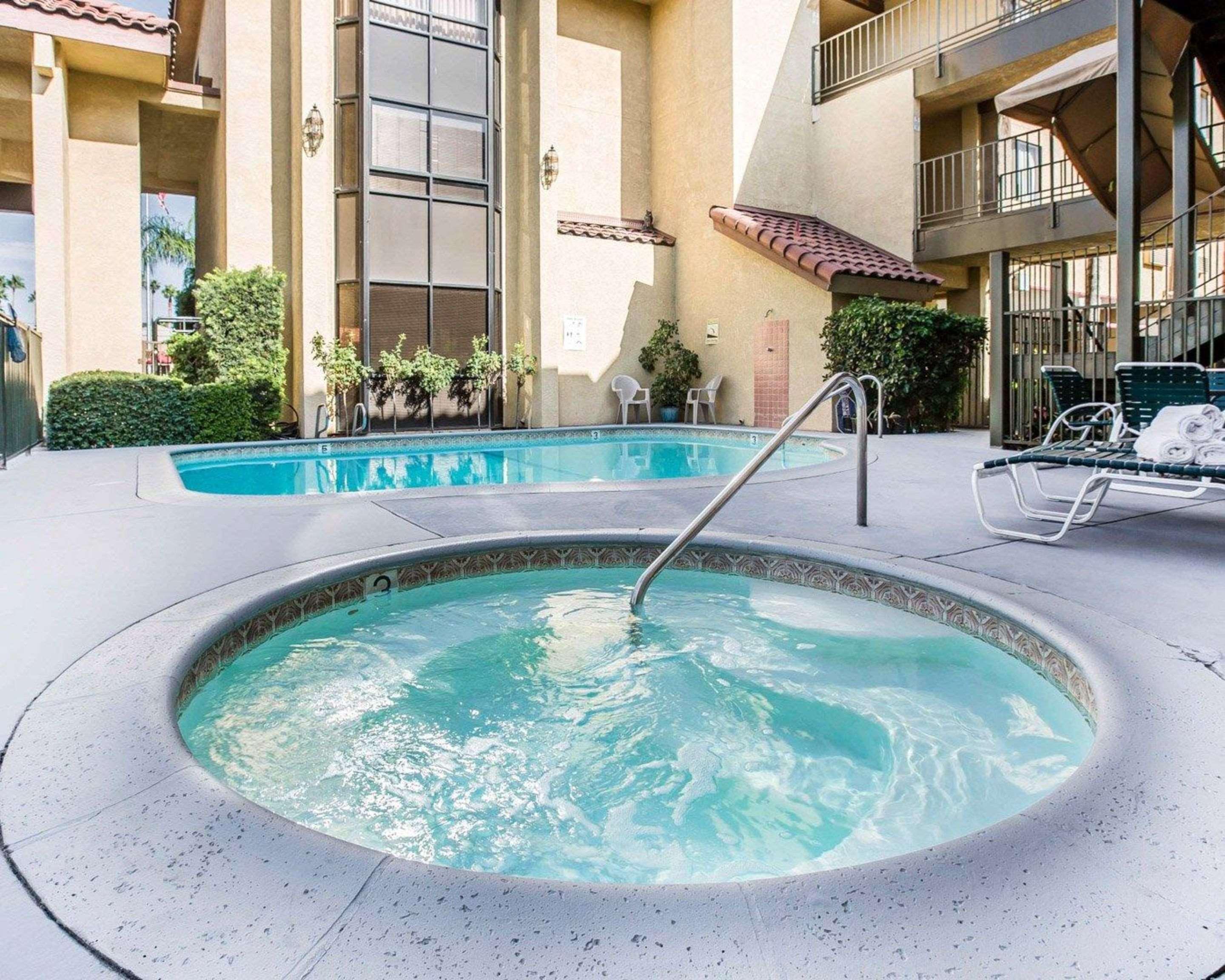 California Inn And Suites Bakersfield Exteriér fotografie